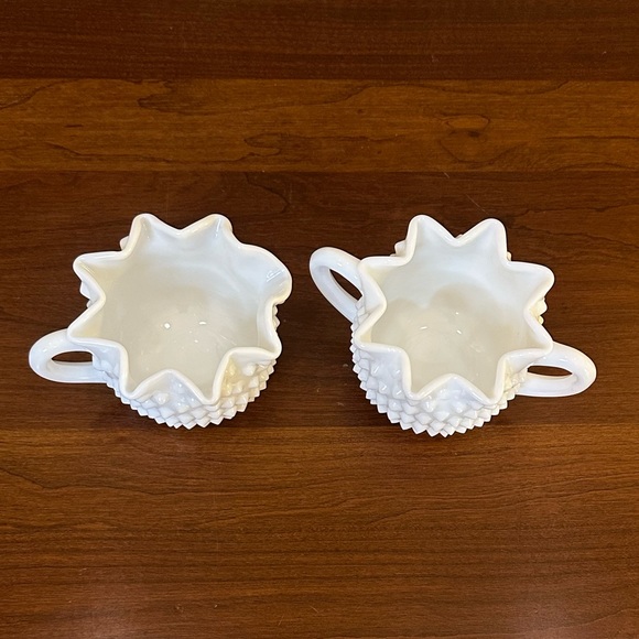 🍁🌟2xHP🌟VTG 1950s Fenton White Hobnail Milk Glass Crimped Edge Cream & Sugar - Picture 7 of 8